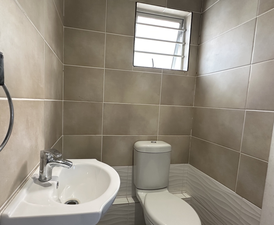 4 Bedroom Property for Sale in Southernwood Eastern Cape